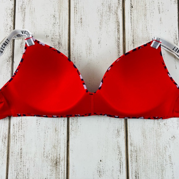 36C Victoria’s Secret T-Shirt Lightly Lined Wireless Bra Logo Strap Heart Print - Picture 6 of 9